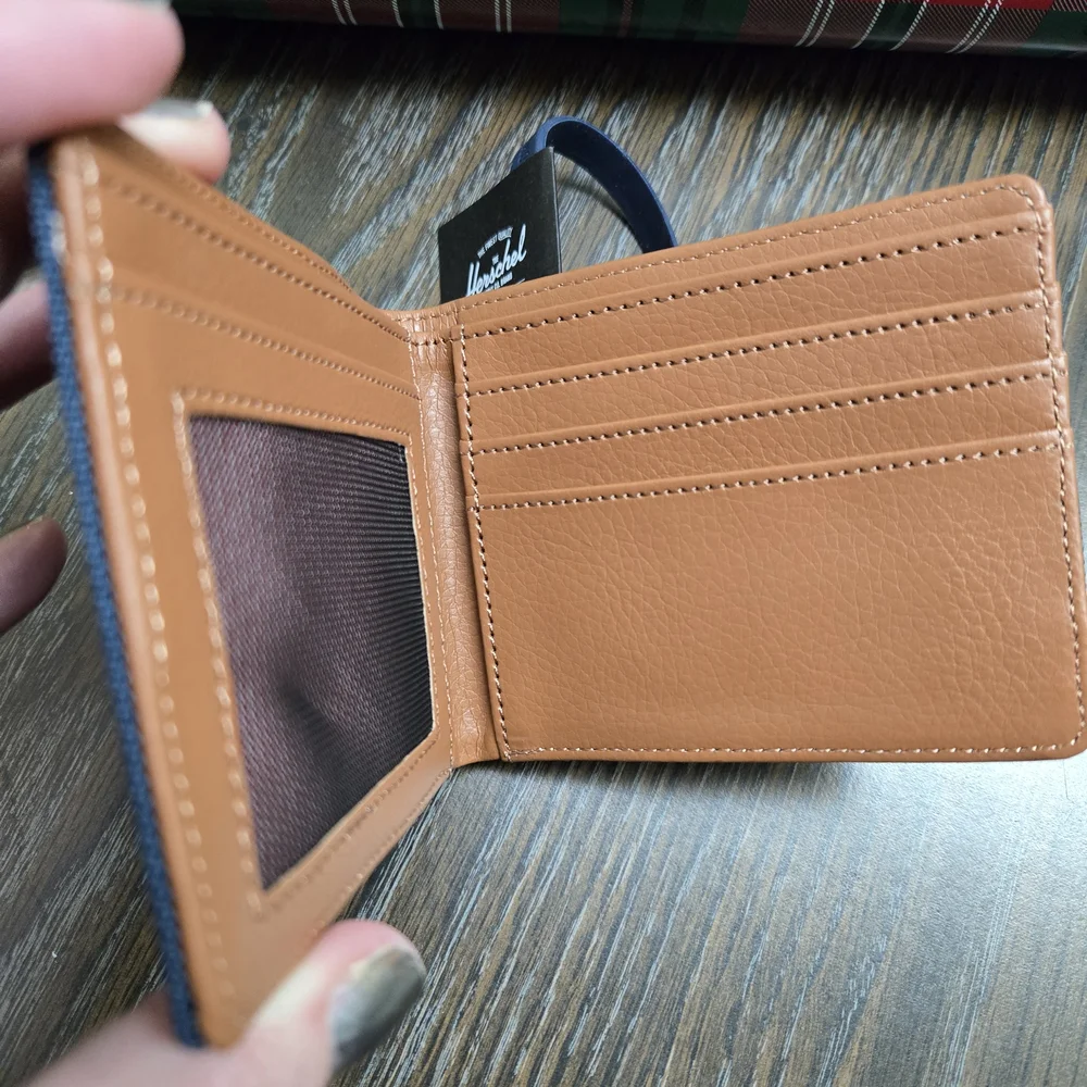 NEW Stylish Herschel Navy Tan Wallet bi-fold with elastic band makes great gift